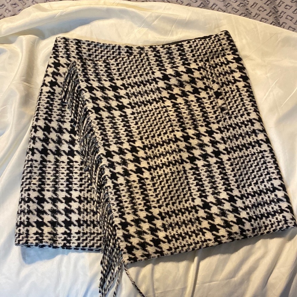 Eddie Bauer Black/White Plaid Wool Skirt Size 10 - Picture 1 of 6